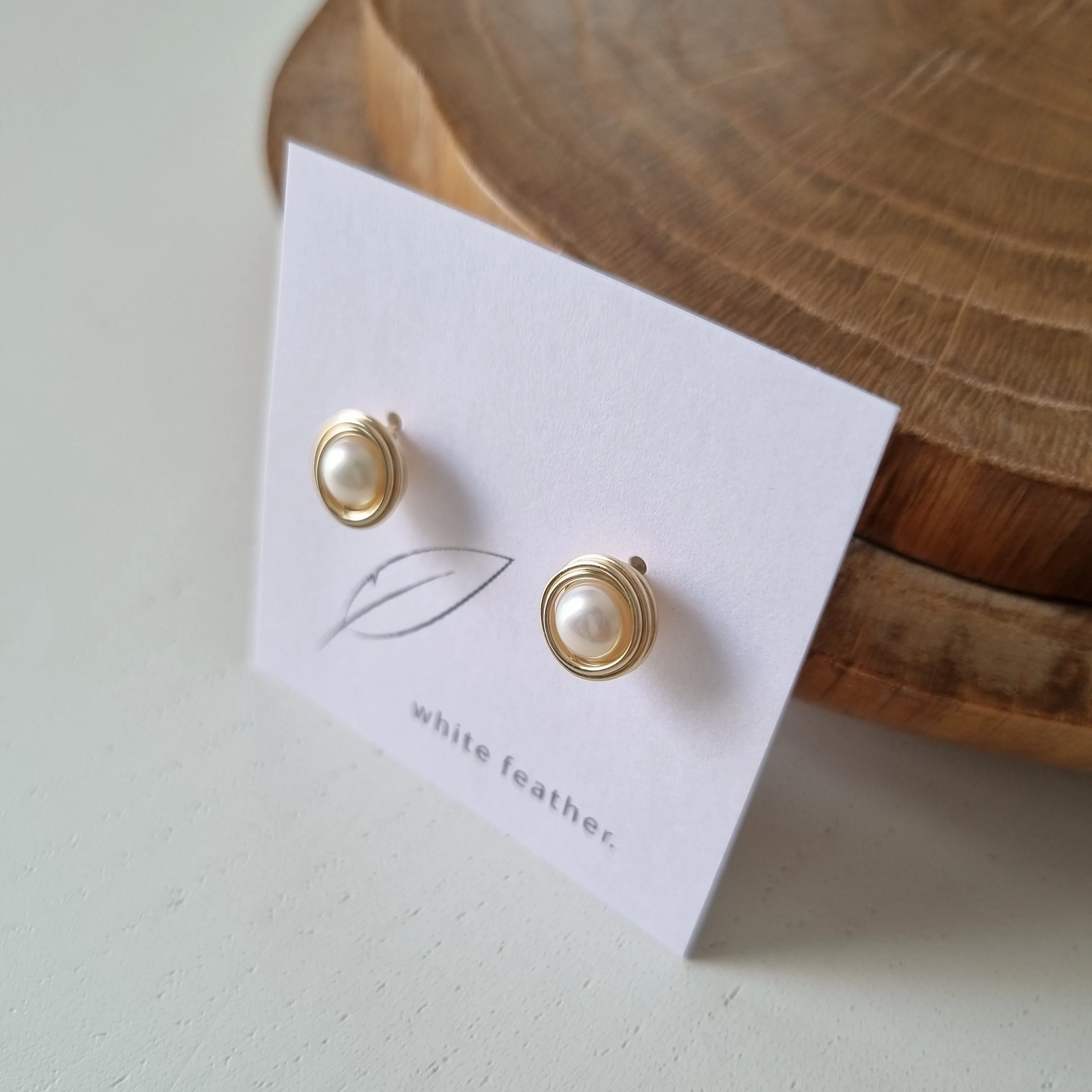 Branka Earstuds (Large) / Freshwater Pearls