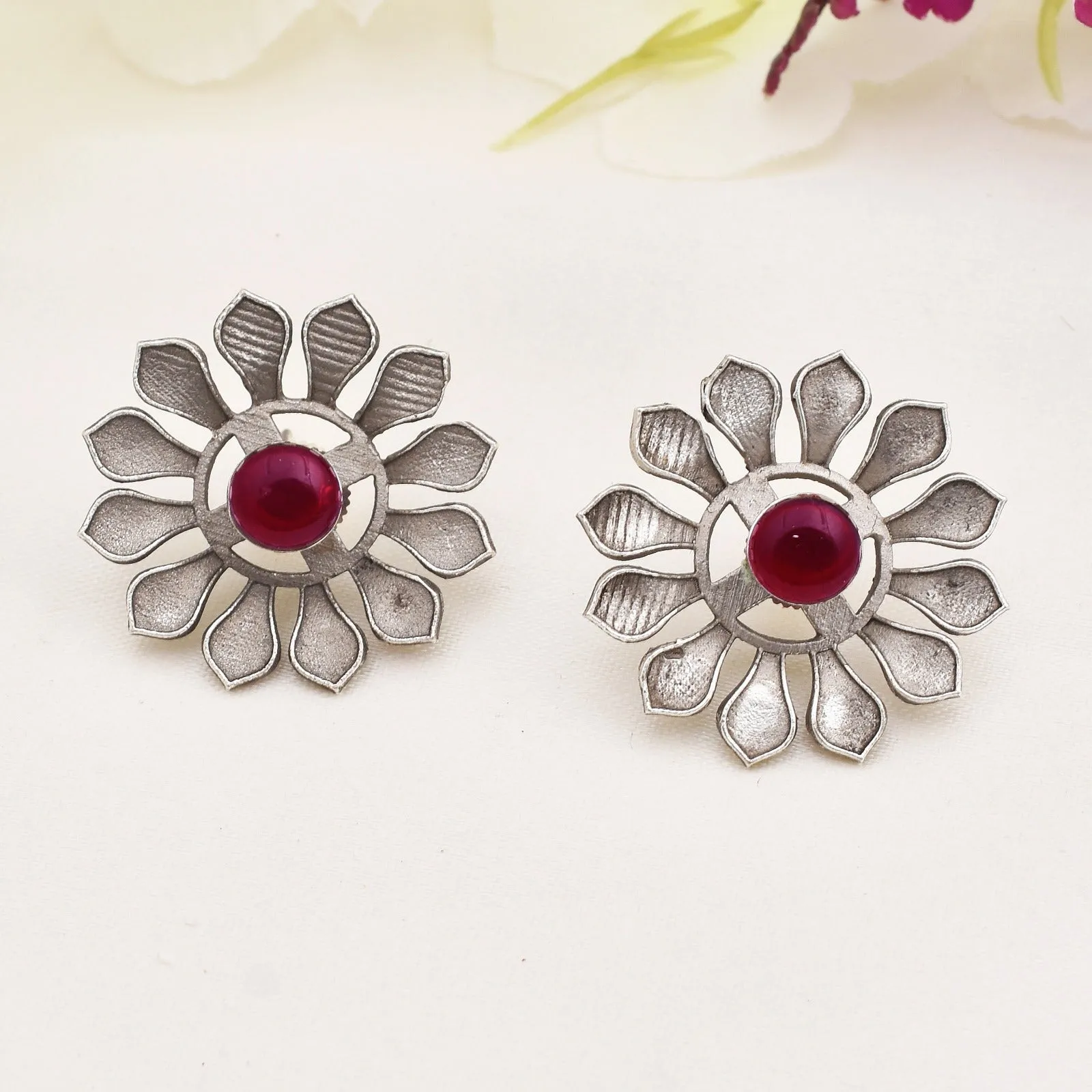 Daisy Silver Stud Earrings