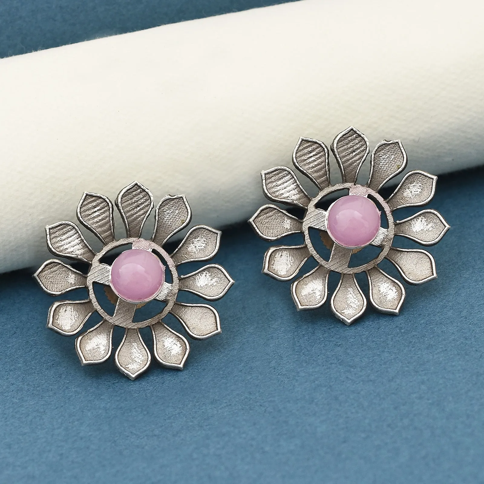 Daisy Silver Stud Earrings