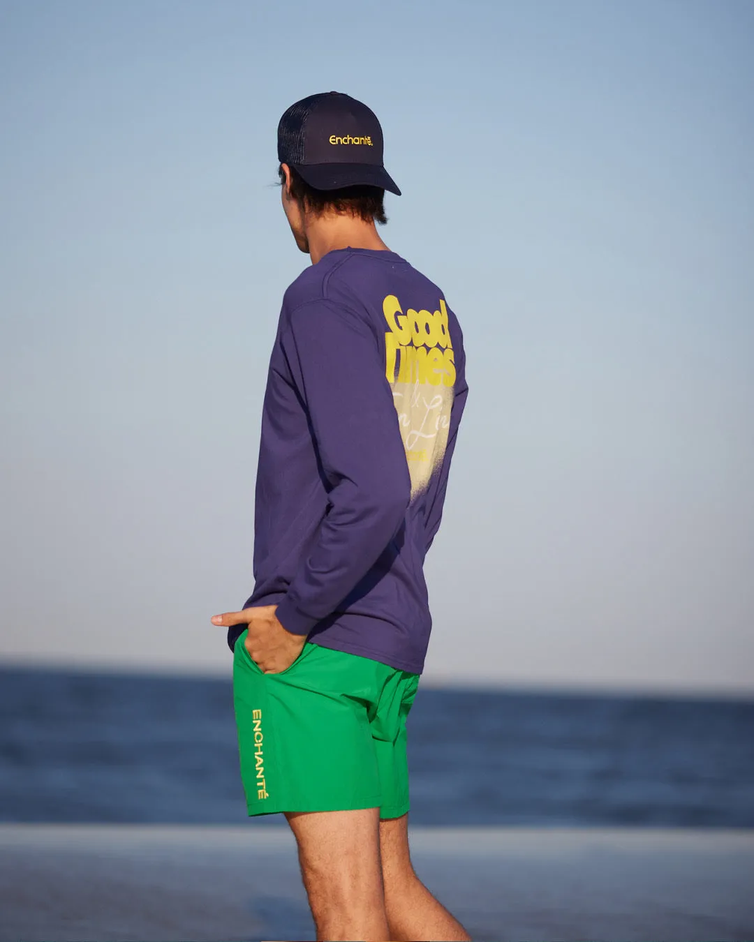 Enchanté Beach Trucker Hat