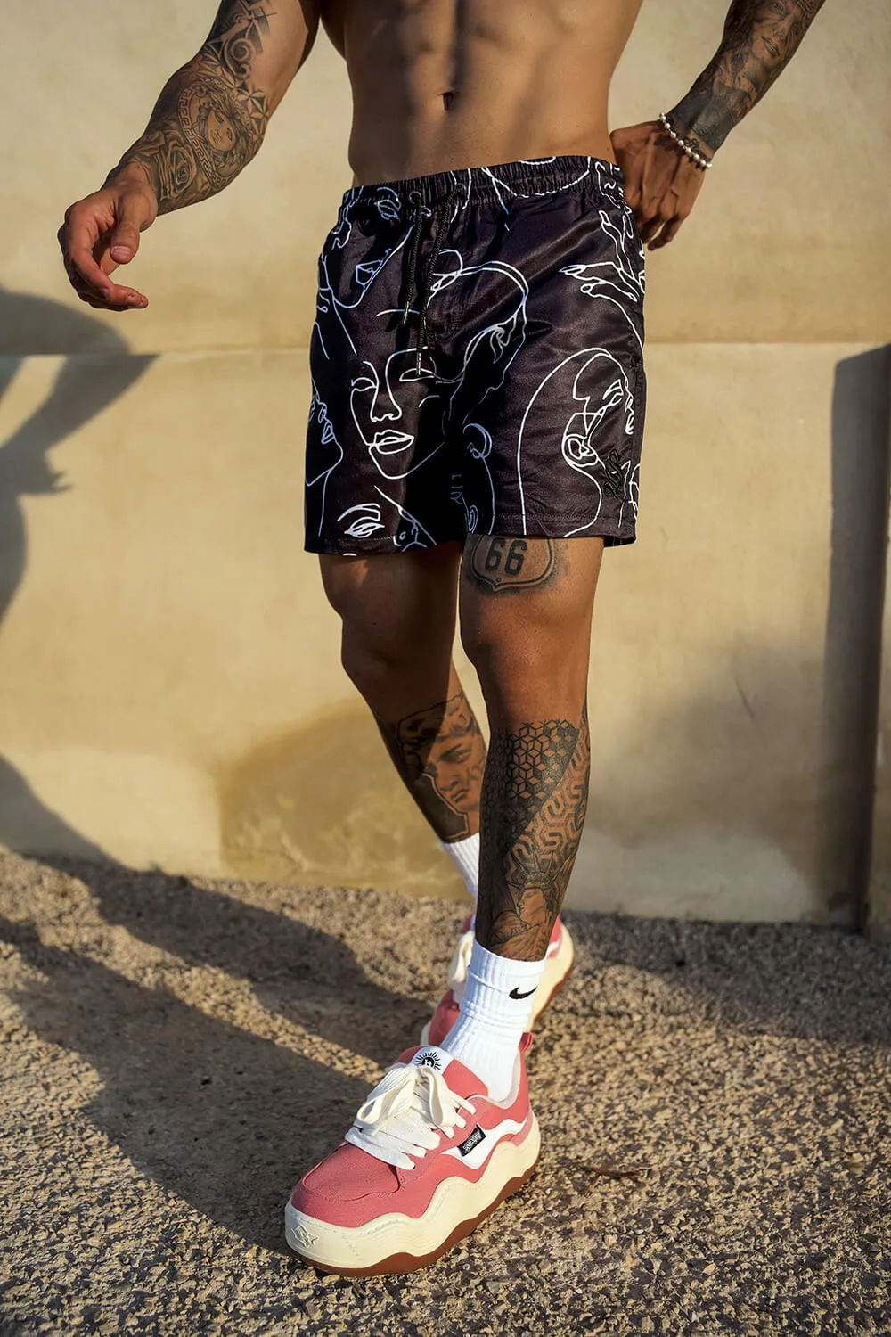 Resort Shorts - Faces Black